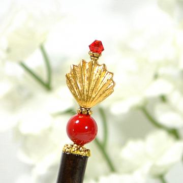 Seashell Hair Stick, Japanese Hairstick, Short Hairstick, Beach Hair Accessory, Shell Hair Pin, Handmade Bun Pin, Hair Chopstick - "Glimmer"